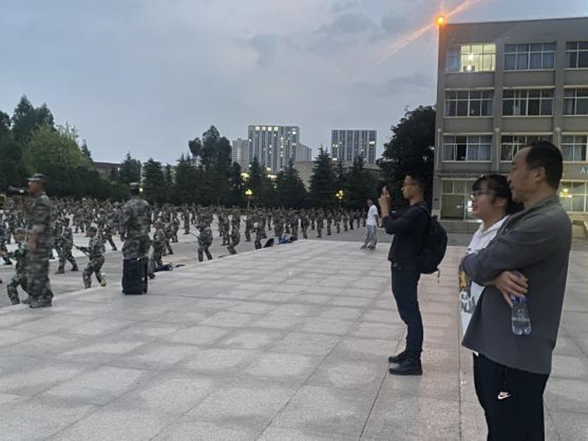 师生同心，建设美好校园