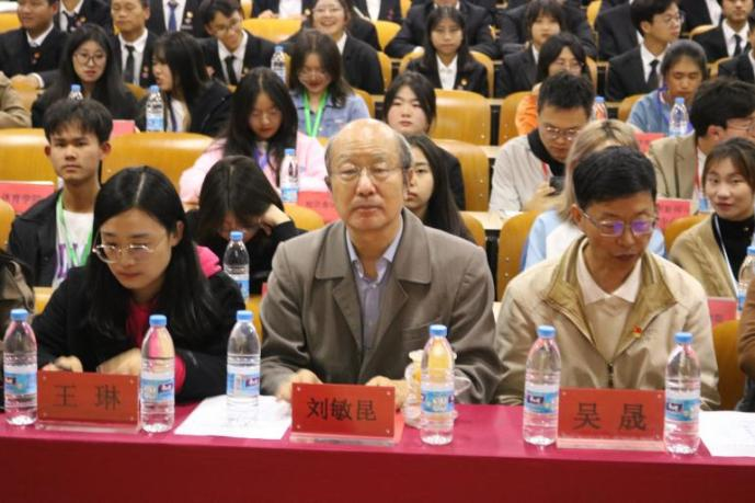 喜迎党代会，迈向新征程