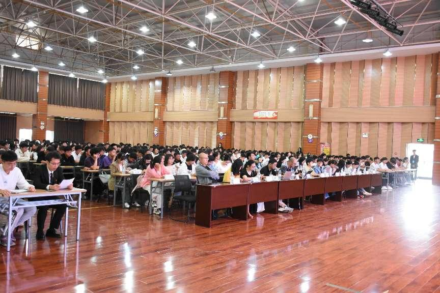 开创崭新篇章，点燃希望之火