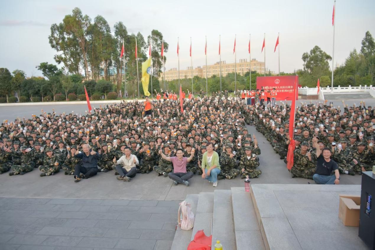 信工送清凉，军训暖心房