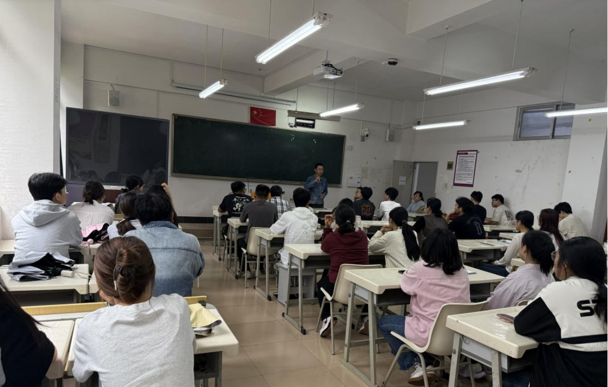 信息工程学院组织召开2026届考研动员大会  