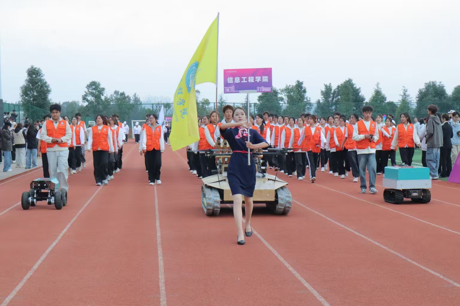 青春飞扬展风采，信工健儿竞风华